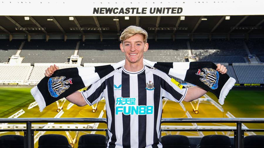 Newcastle Sign Anthony Gordon For A Fee Of £45m
