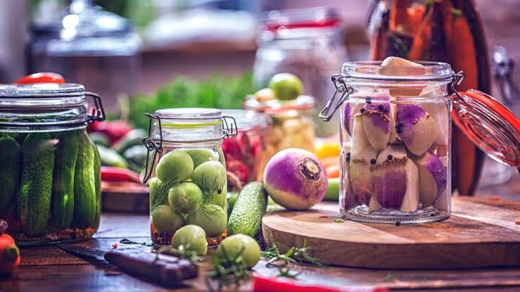 4 Pocket-Friendly Ways To Preserve Food Without Refrigeration