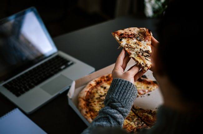 3 Reasons Why You Should Avoid Eating Late