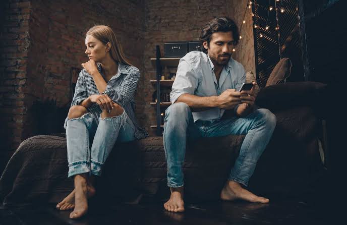 5 Reasons You Should Not Be Friends With An Ex