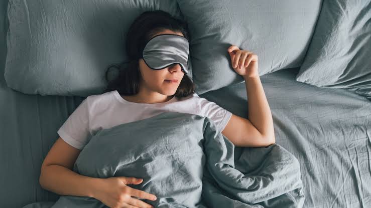 5 Ways To Help Someone Who Talks In Their Sleep