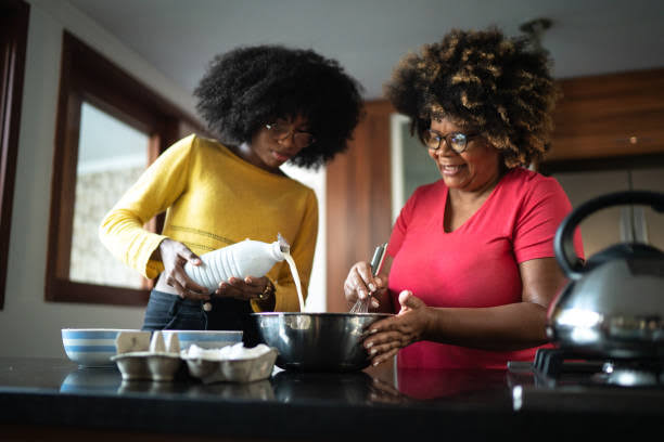 6 Funny Habits All Nigerian Mums Have