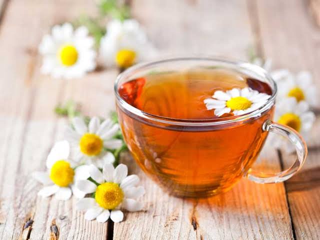 5 Amazing Benefits Of Taking Chamomile Tea At Night