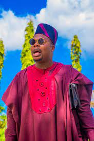 INEC Officials Yet To Arrive My Polling Unit – Mr Macaroni