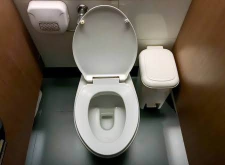 Squatting To Pee At A Public Toilet? Why It’s A Bad Idea, What To Do
