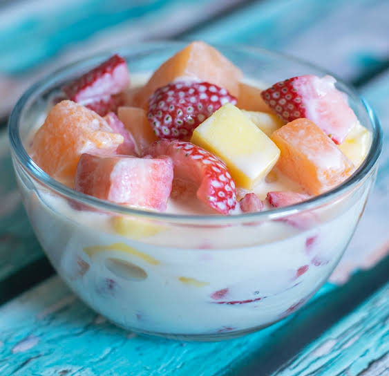 DIY Recipes: How To Make Fruit Salad With Milk