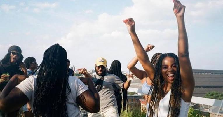 7 Cool Ways To Enjoy An Event When You’re Alone