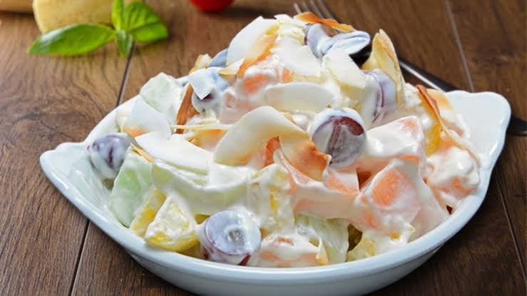 DIY Recipes: How To Make Fruit Salad With Milk