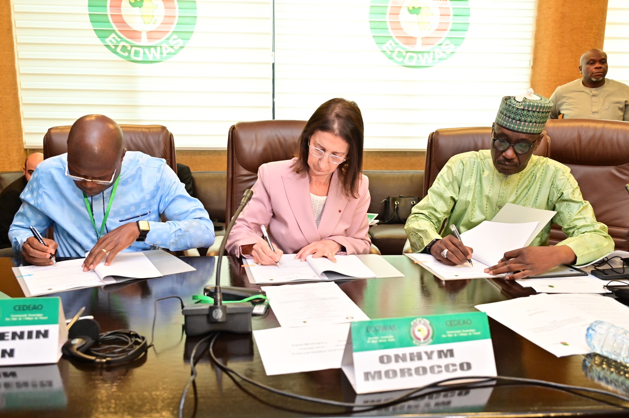 JUST-IN: Nigeria, Morocco, Cote d’Ivoire, Liberia, Benin, Guinea Sign MoUs On Nigeria-Morocco Gas Pipeli