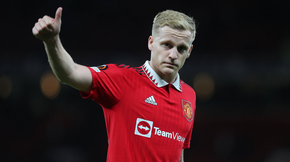 Manchester United Accept Loan Offer For Van de Beek