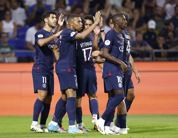 Kylian Mbappe Limps Off In PSG’s 4-0 Victory Over Marseille