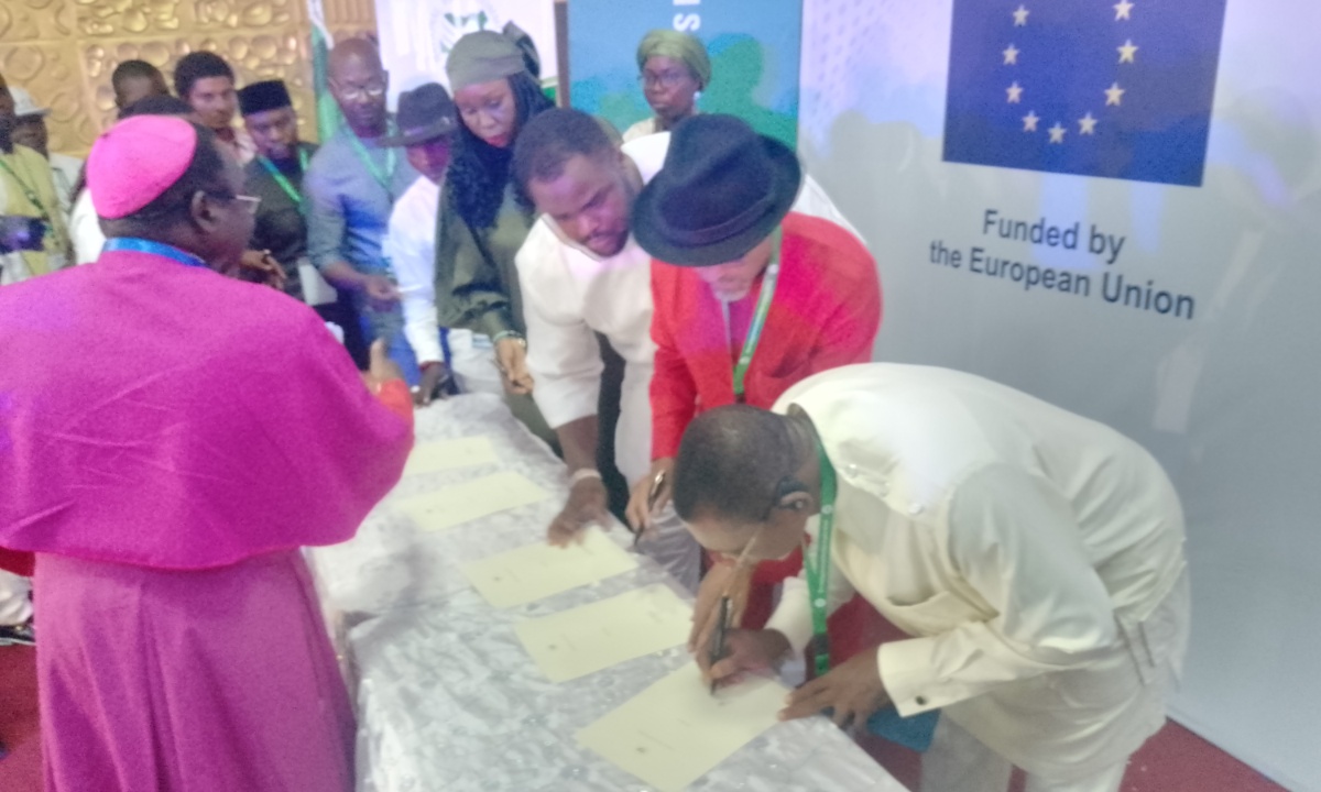 Bayelsa Gubernatorial Candidates Sign Peace Accord