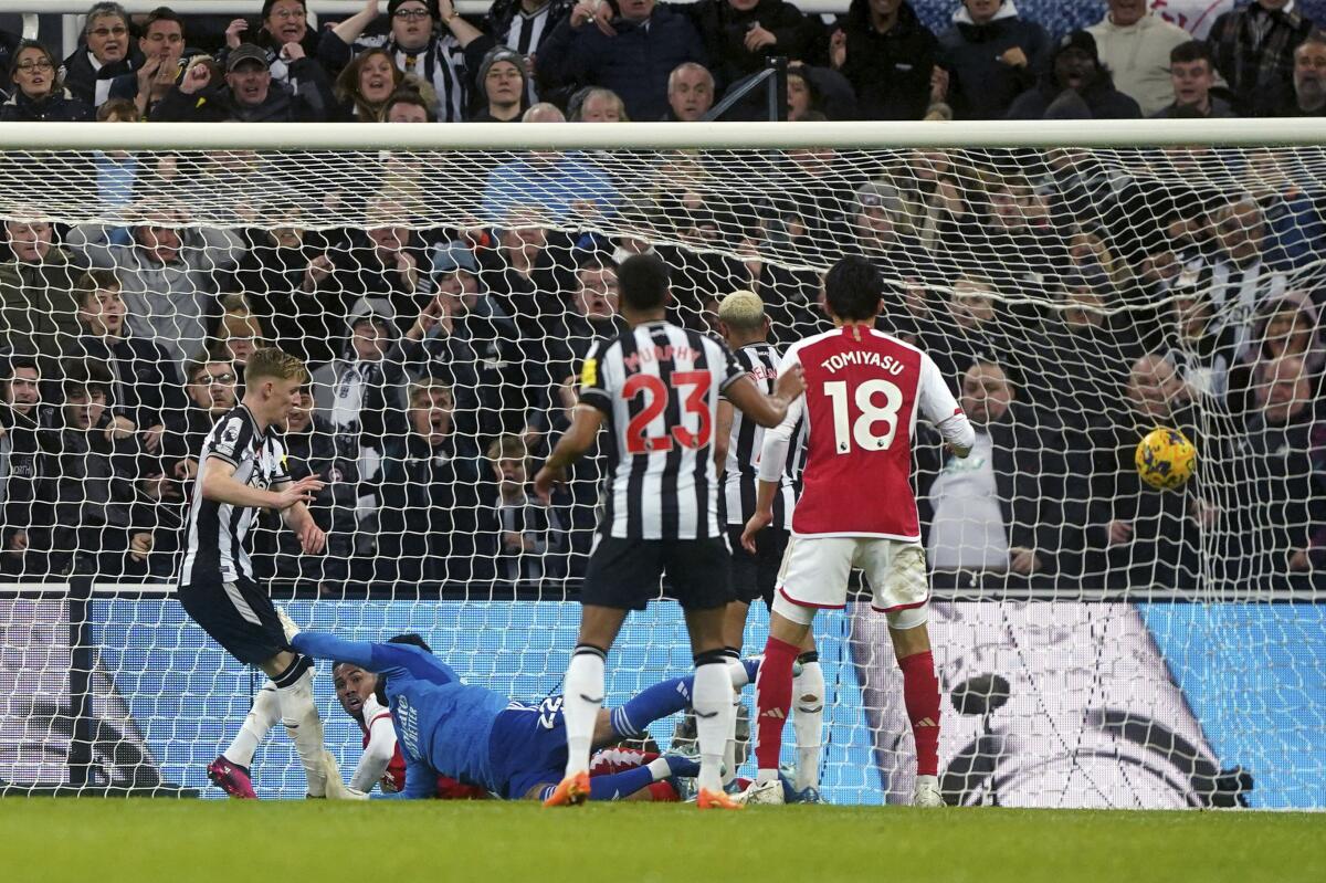 Newcastle Earn Controversial 1-Nil Victory Over Arsenal