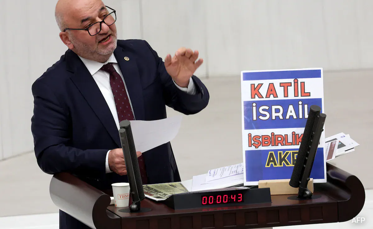 Turkish MP Collapses Seconds After Saying Israel Will Suffer ‘Wrath Of Allah’