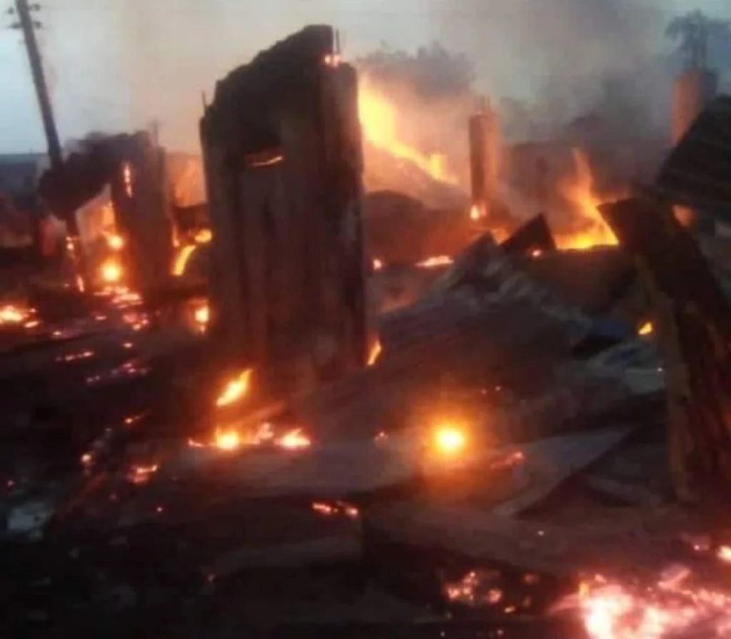 Fire Engulfs Mandilas Building On Lagos Island