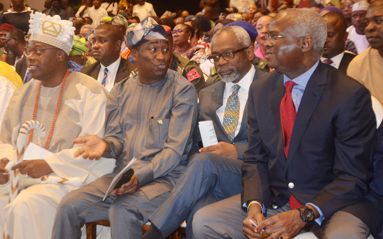 Fashola Advocates For State Determined Minimum Wage In Nigerian Constitution Review