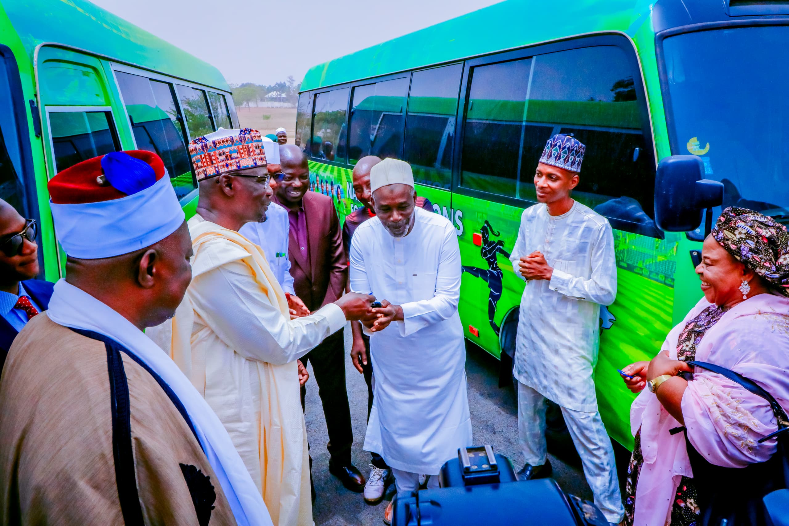 NNL/NWSF: Nasarawa United And Amazons FC Gets New Team Buses Thanks To Governor Sule