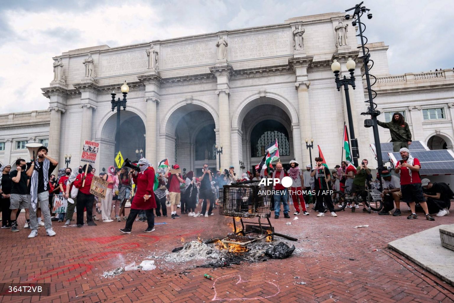 Mass Protests Erupt Against Israeli PM Outside US Capitol