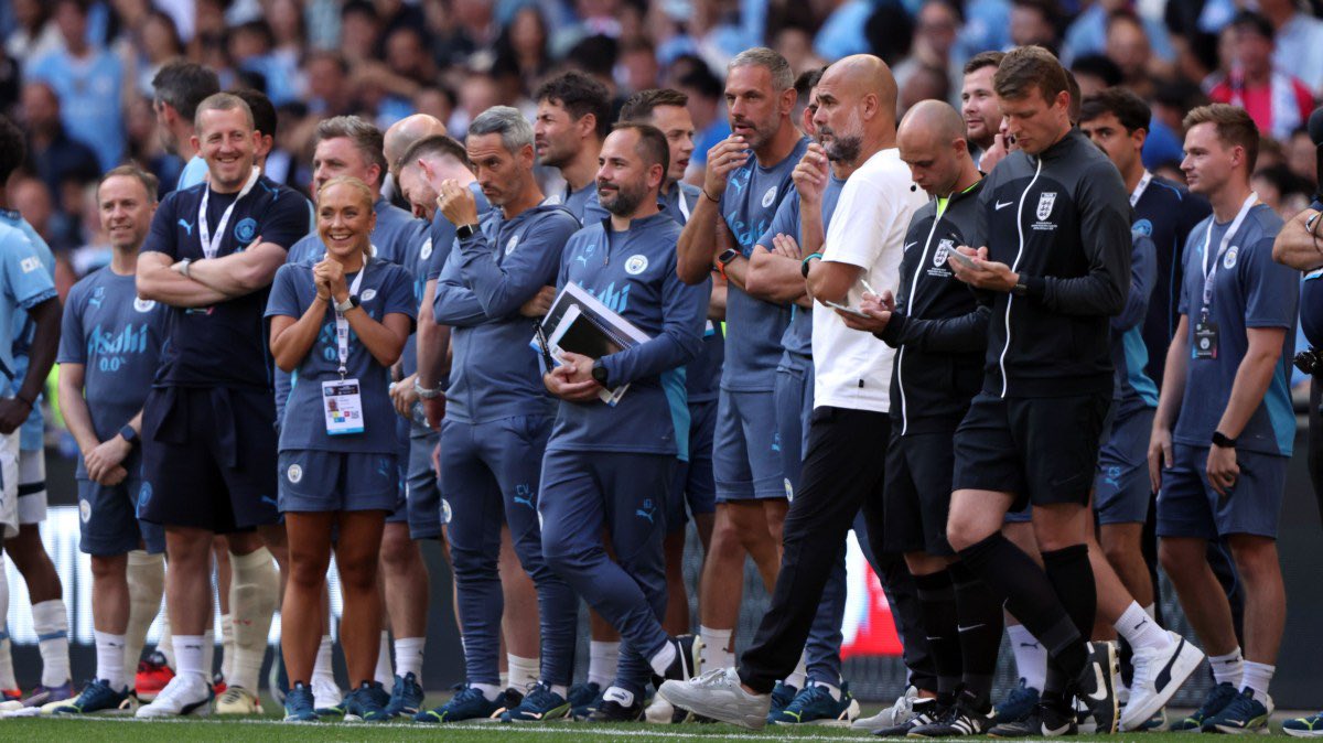 Pep Guardiola Rewards Manchester City Staff With £10,000 Bonus