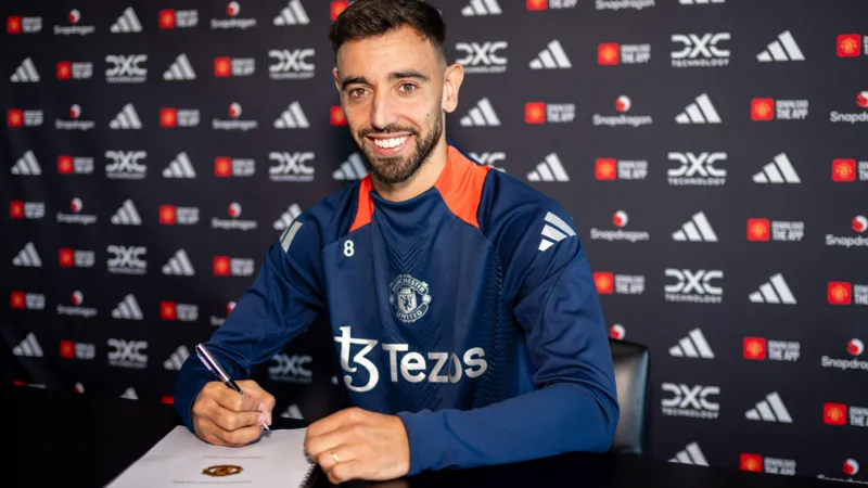 Bruno Fernandes Signs New Contract With Manchester United Until 2027