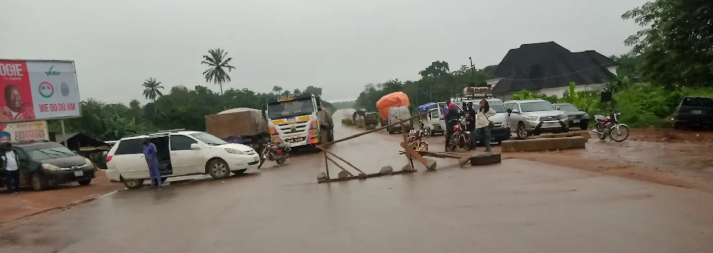 Edo Decides: Passengers Stranded As Nigerian Army Mounts Roadblocks On Agbor-Igueben-Uromi Expressway