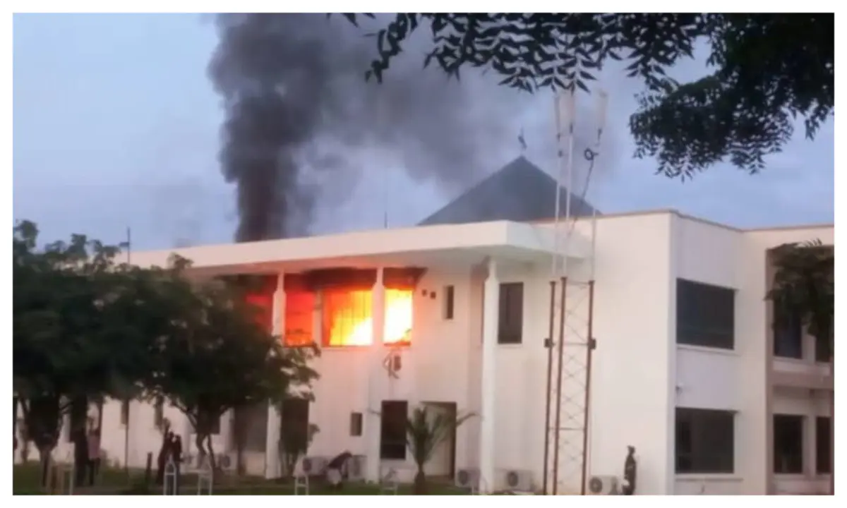BREAKING :Fire Breaks Out At Katsina State Government House