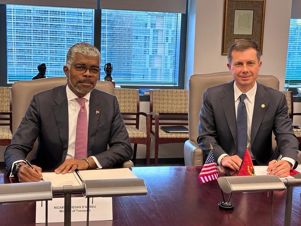 The United States, Angola Signs Open Skies Agreement
