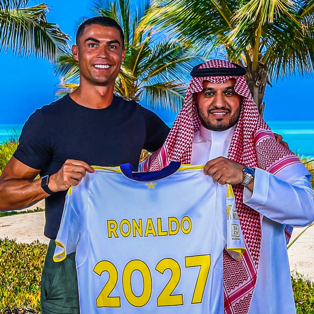 Cristiano Ronaldo Signs Lucrative New Contract With Al-Nassr
