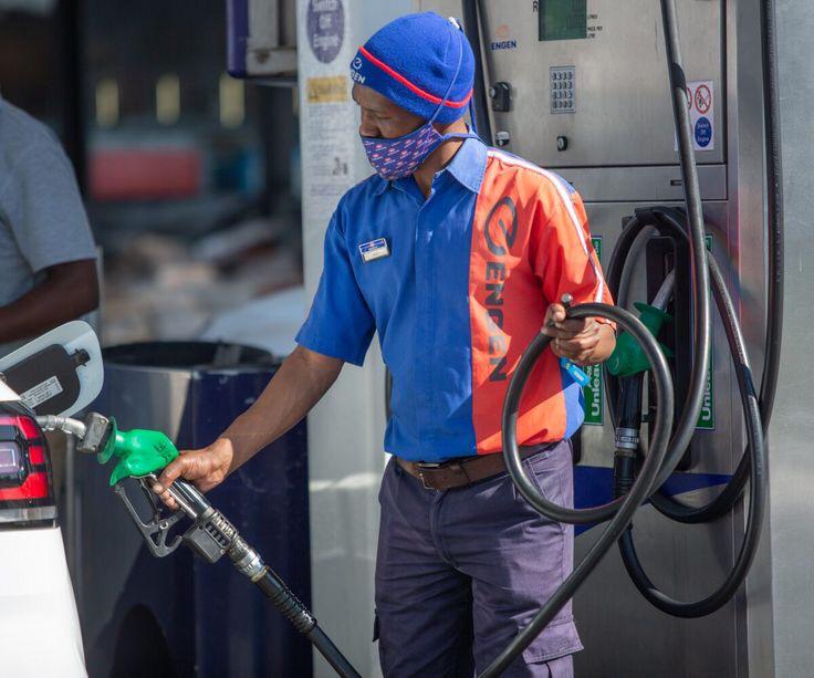 FG Explains 5% Fuel Surcharge, Says It’s For Road Maintenance, Not Burdening Nigerians