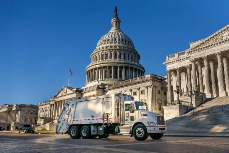 Republicans Warn Of Chaos At US Airports As Shutdown Drags