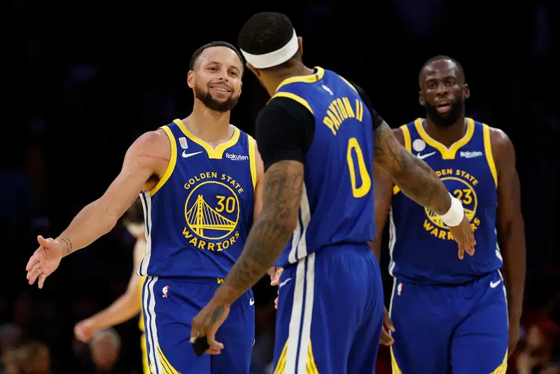 Warriors Thump Lakers in NBA Season Opener