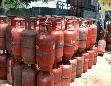Households Suffer As Cooking Gas Shortage Worsens, Price Rises To N25,000