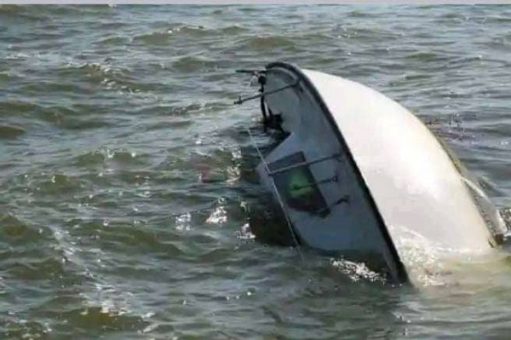 JUST IN Navy Rescues 11 Passengers From Sinking Boat In Rivers State