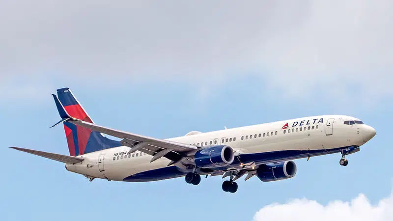 JUST IN Passengers Evacuated From New York Flight After Bomb Threat